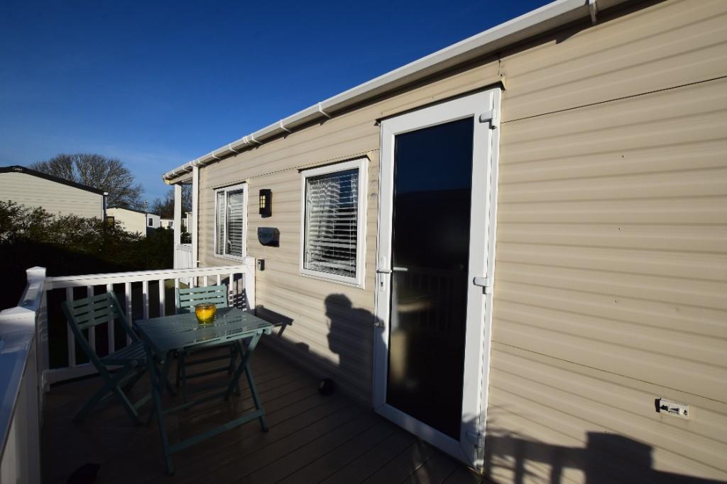 Side decked area