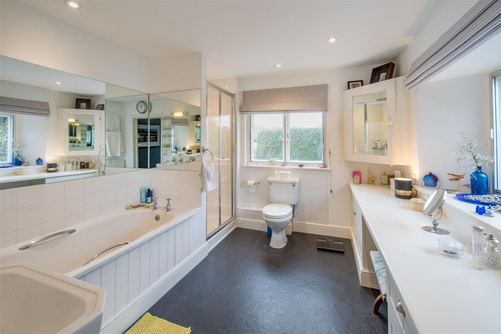 Ensuite