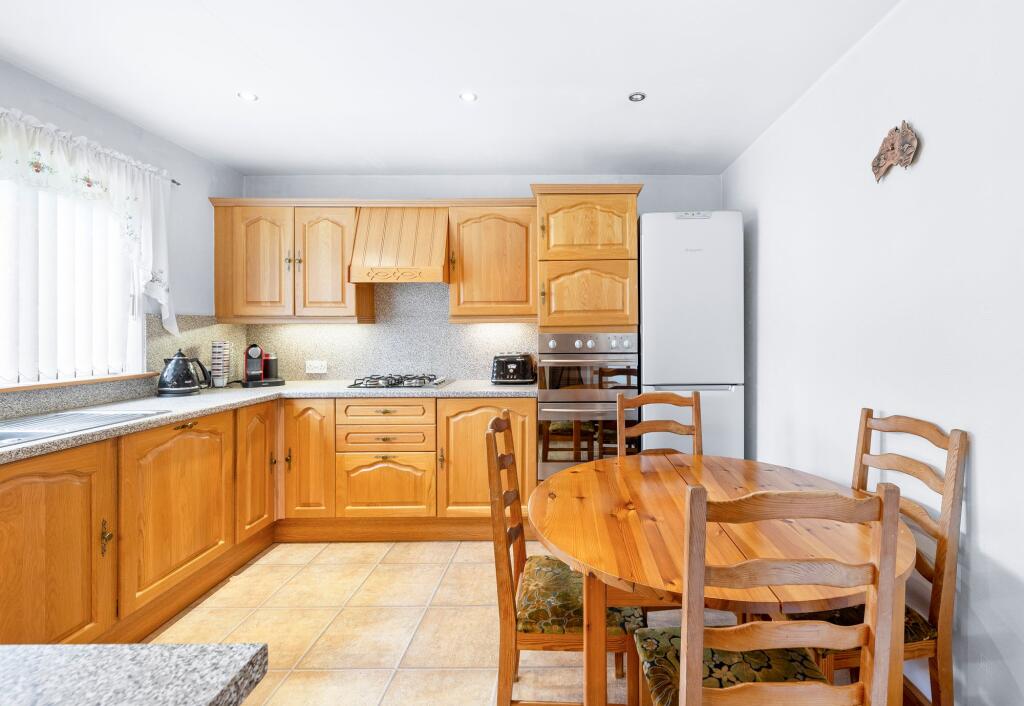 Fitted Kitchen/Breakfast Room