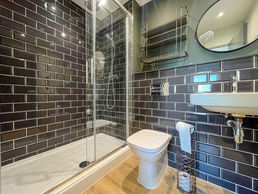 En Suite Shower Room