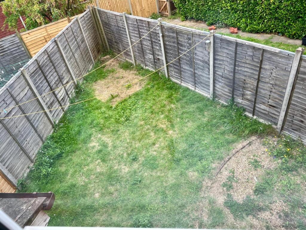 40 Rhodes Place garden