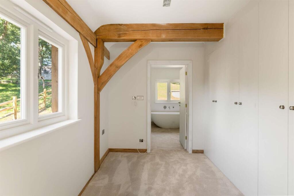 Oak Lodge, Dorking Road, Gomshall, GU5 9NY-47-1920