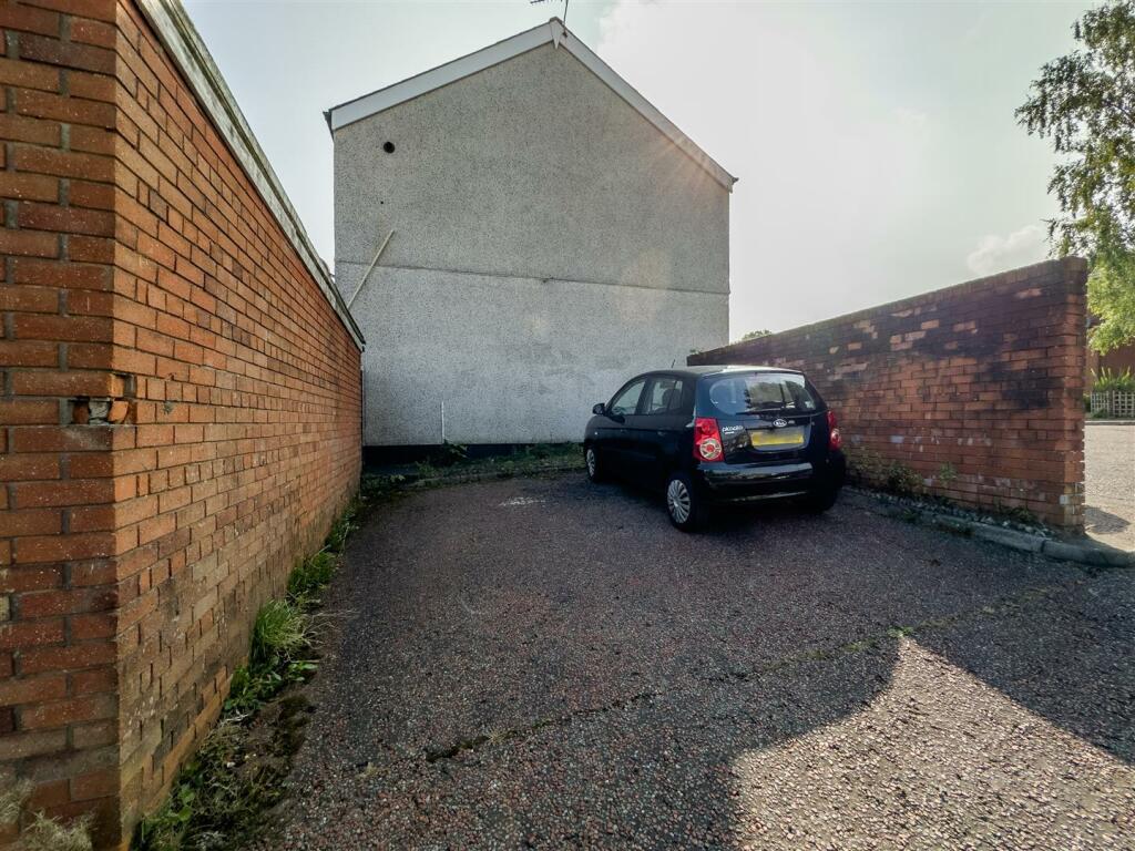 5 Gilwern Place-27.jpg