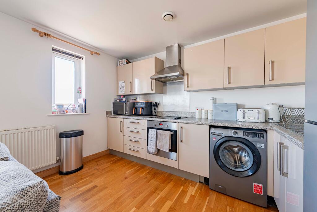 Living Room/Kitchen (1)