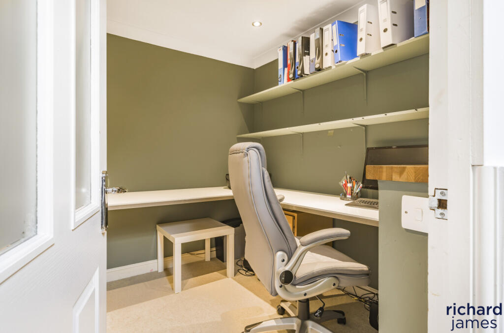 d3b3c7e8-0785-421...