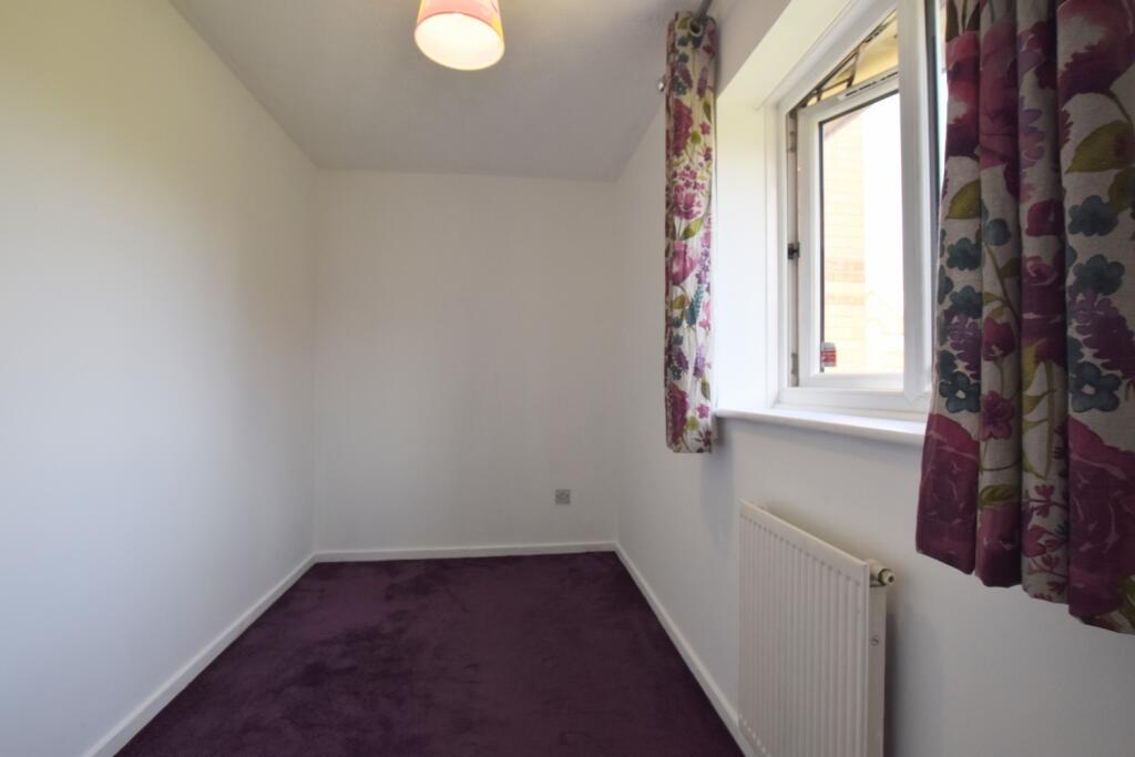40 Rhodes Place single bedroom