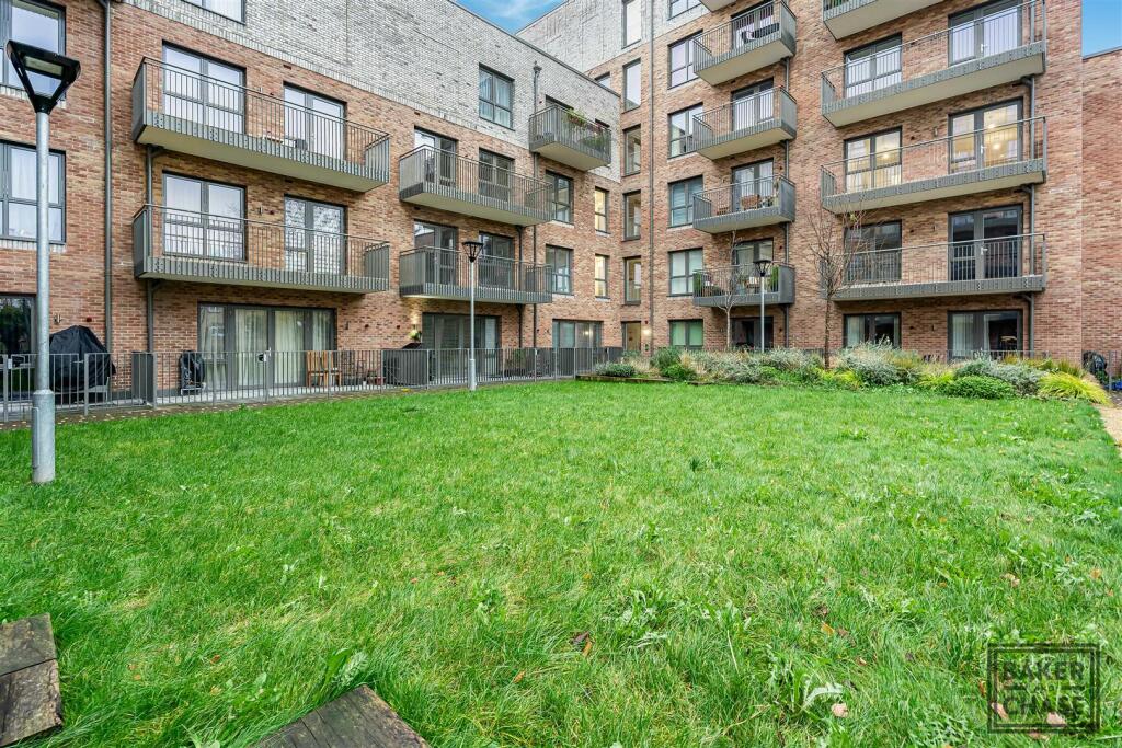 Car Park &amp; Communal Grounds