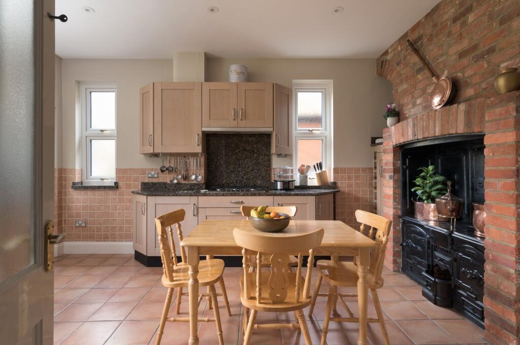Kitchen / Breakfast Room