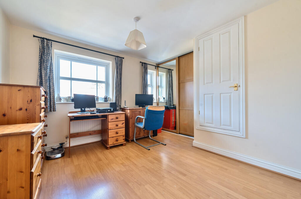 1313759-9-685980f...