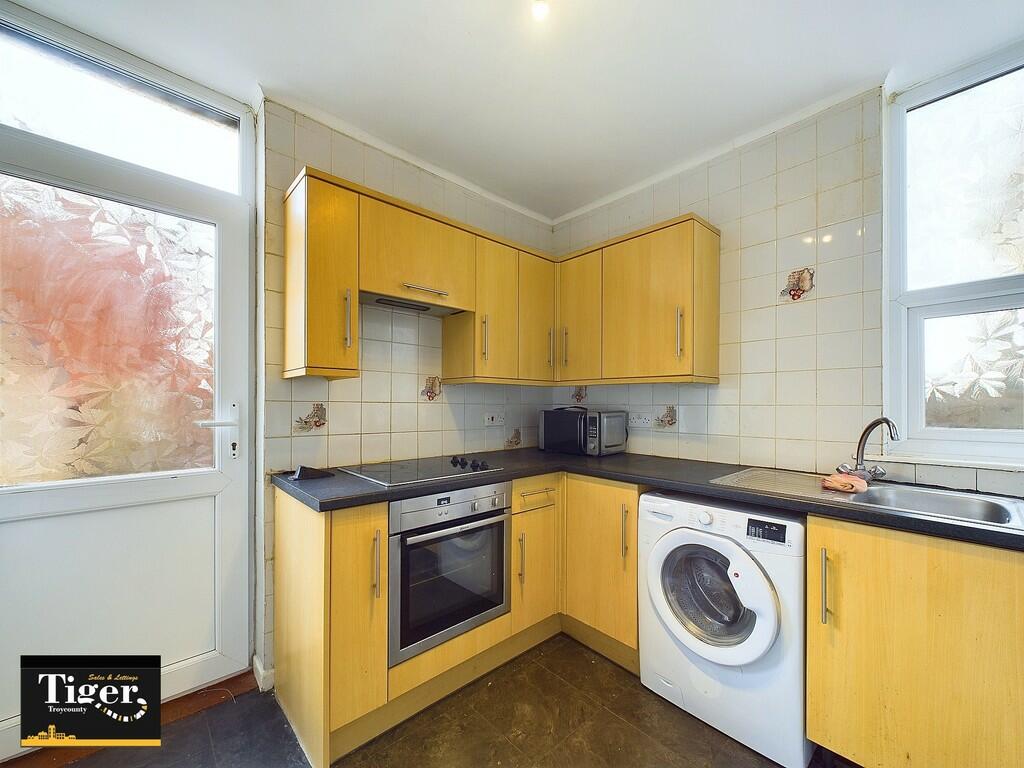 CAM02176G0-PR0407...