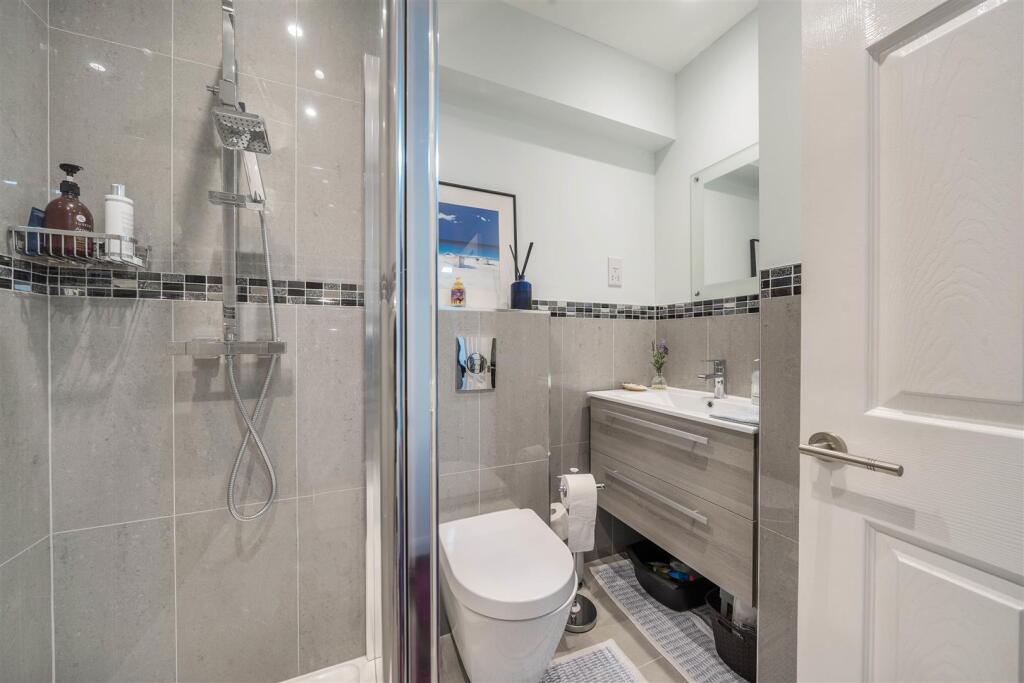 Family Bathroom: