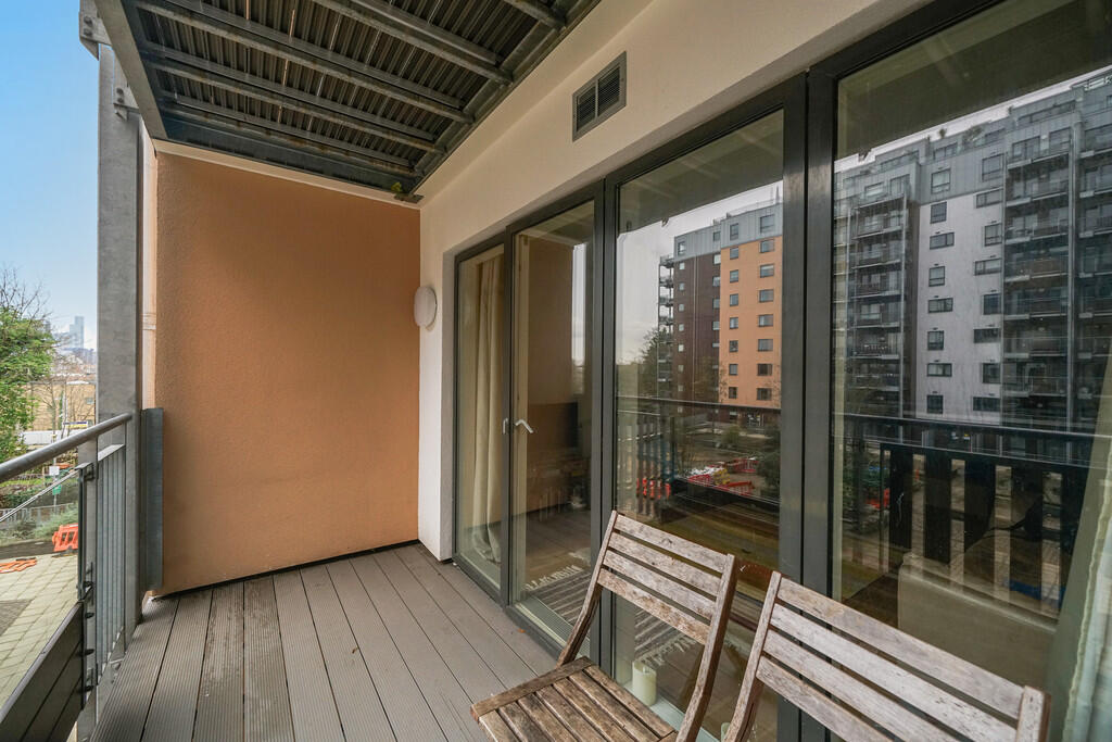 8 Seren Park Gard...