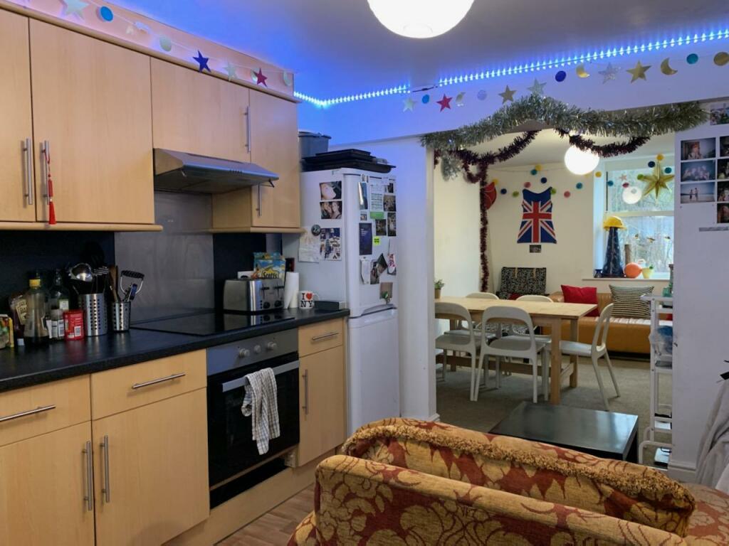 Kitchen d.jpeg
