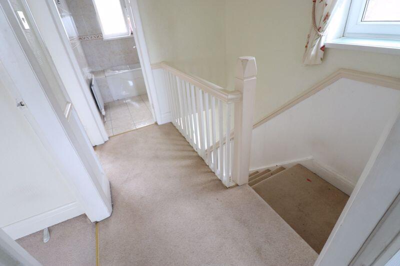 FIRST FLOOR LANDING