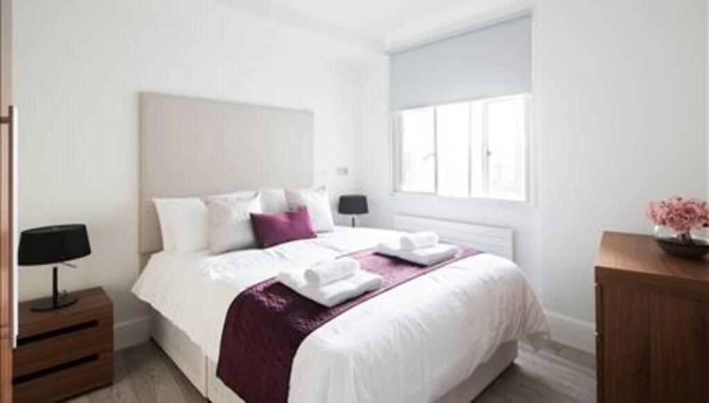 ss_p5712_63678235...