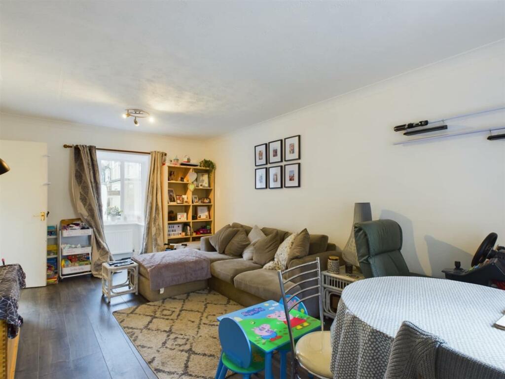 Living/dining room