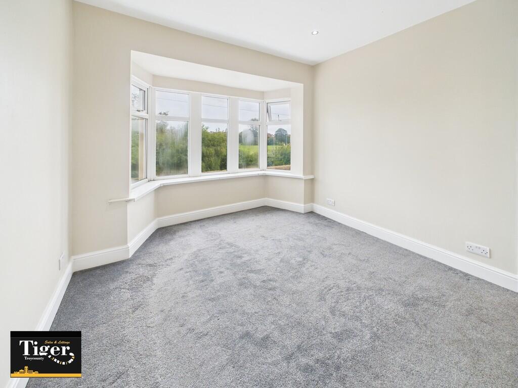 CAM02176G0-PR0720...