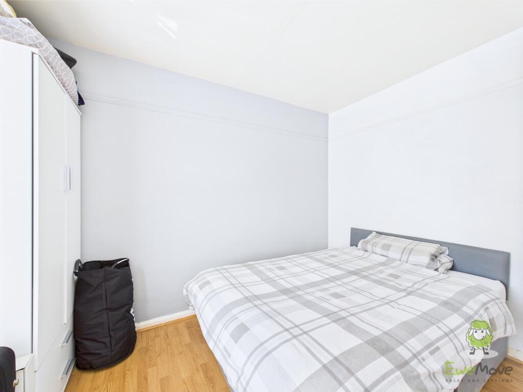 CAM01543G0-PR0129-STILL033