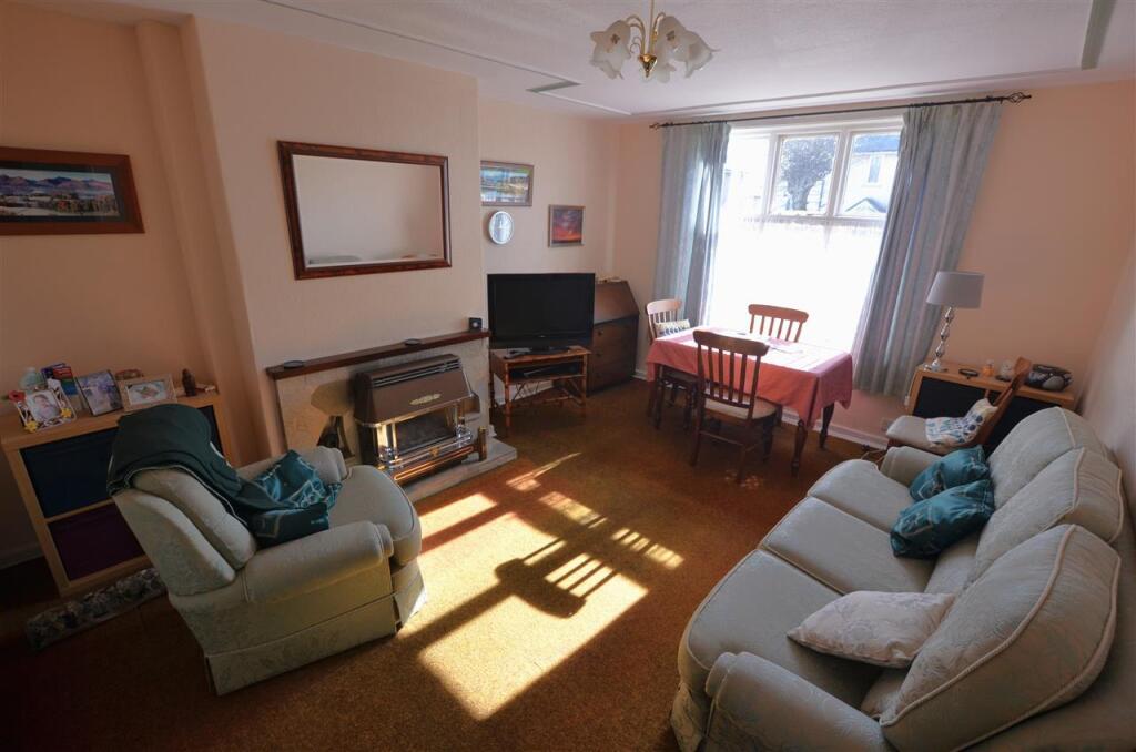Lounge.