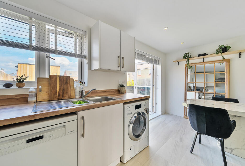 1324930-8-68875d2...