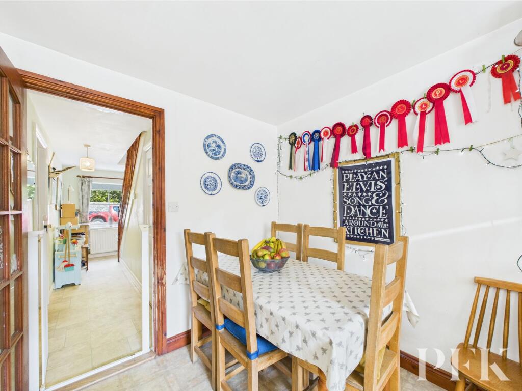 Dining area to hall