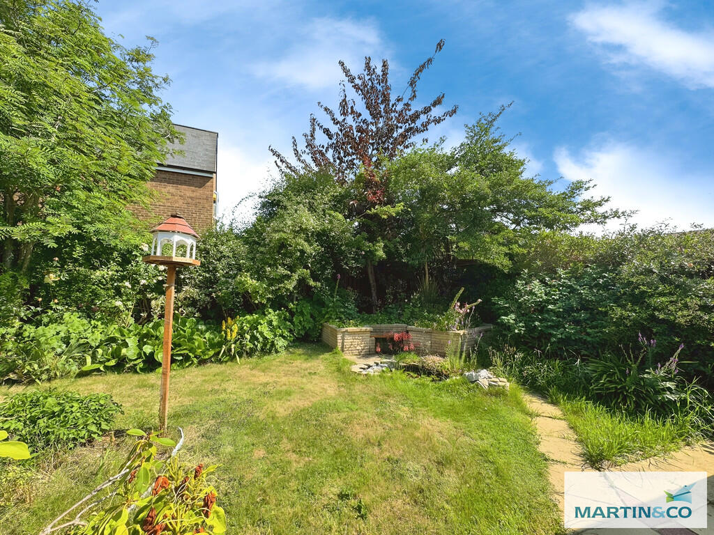 6d8cc7e6-garden 2...