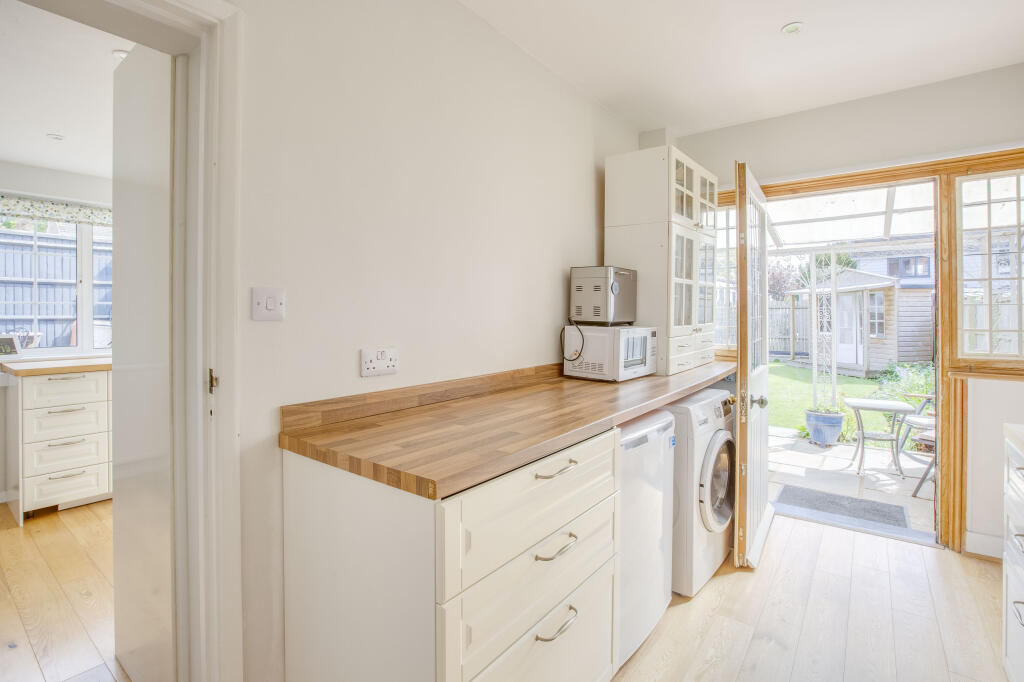 24 Elm Lane, SL8 5PG (LOW RES)-21