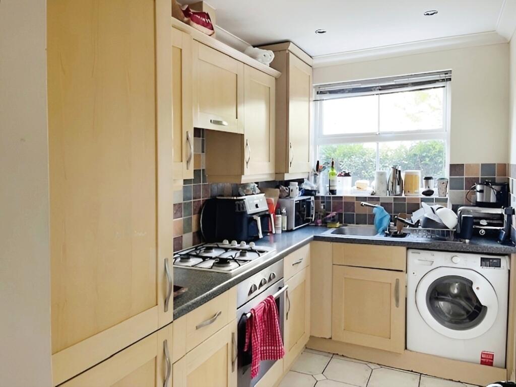 c7a332c8-Kitchen