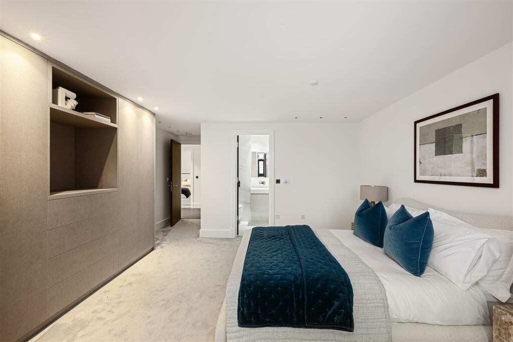 Flat 21 Parkwood Point Hi-40.jpg