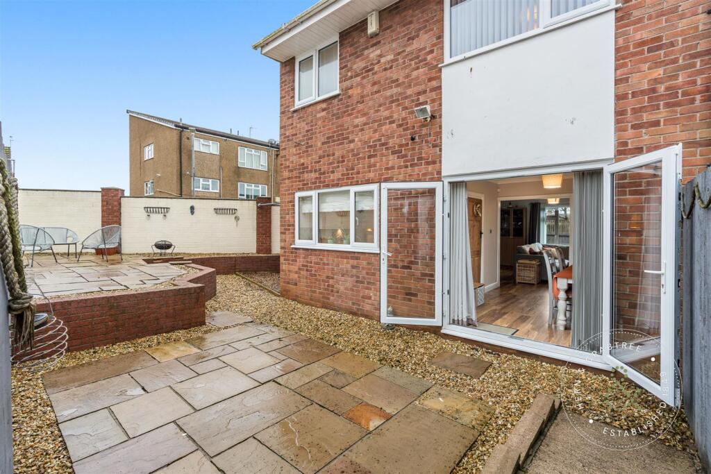 Bryn Pinwydden, Hern Crabtree (9).jpg