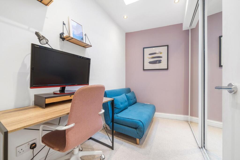 Bedroom 2.jpg