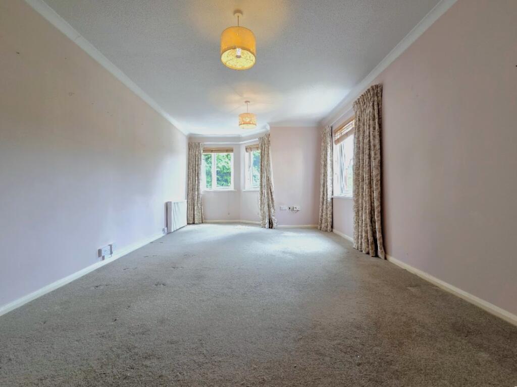 Lounge - dining room