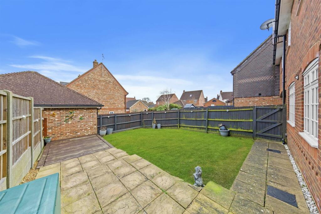 52GarwoodCresWeb05.jpg