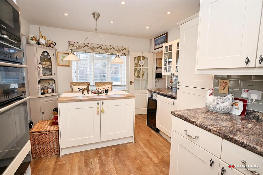 Kitchen/ Breakfast room