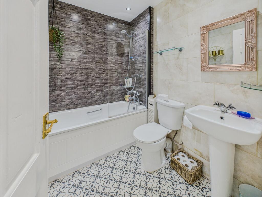 Main Bathroom