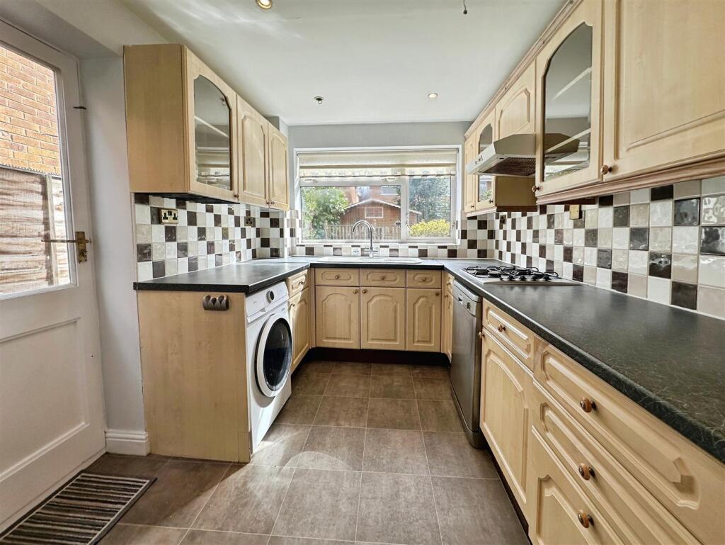 1b7e5c03--4192-8B11-CCC7CC25F53A-11963-000003681B4