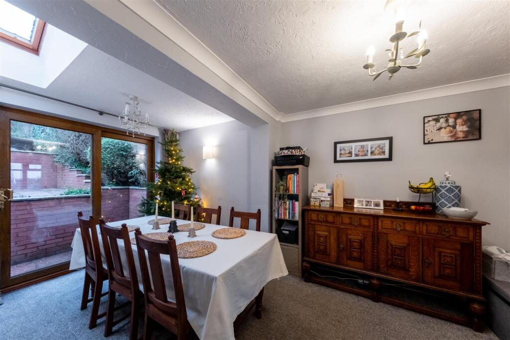 57 Oathills Drive-007.jpg