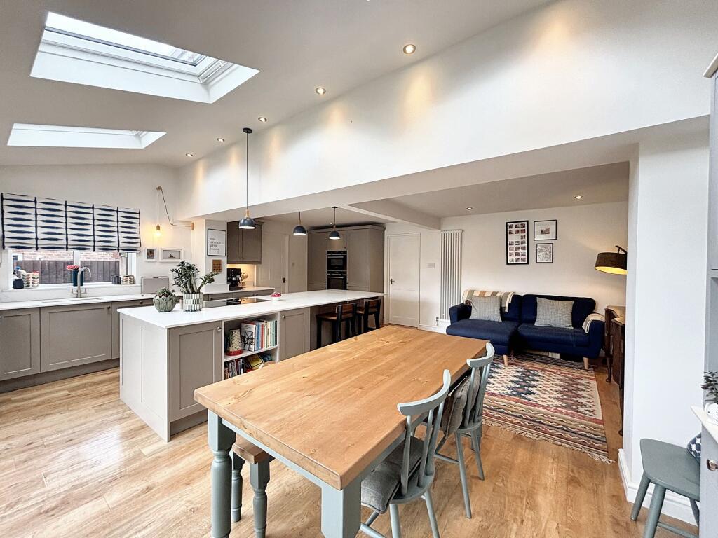 Open Plan Kitchen/Diner/Family Room