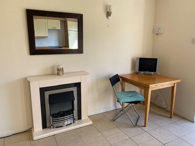Lounge/Dining Area