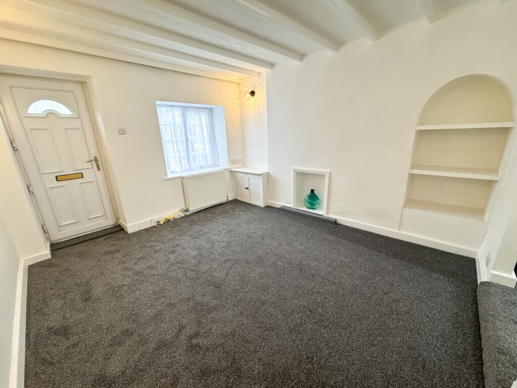 High Street Brotton EweMove-9