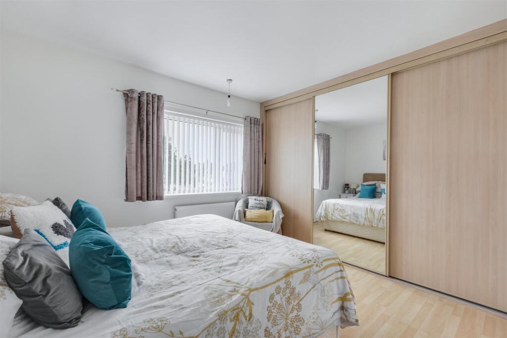 Bedroom 1_1.jpeg