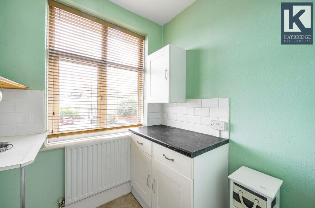 Stoneleigh Avenue, KT4