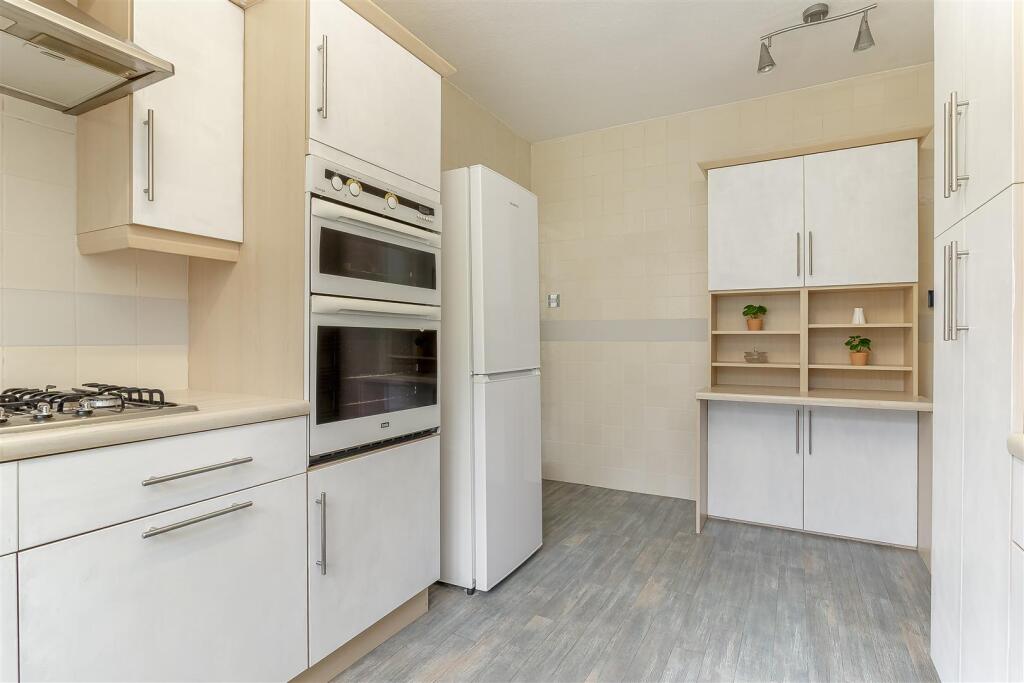 Kitchen - C.jpg