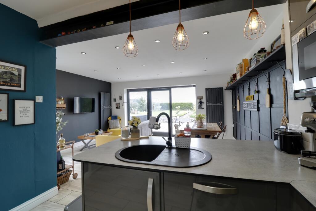Kitchen f
