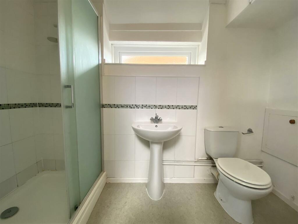 Shower  Room.jpeg