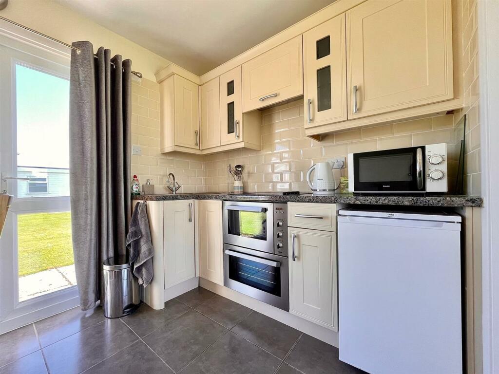 Kitchen/Dining Area