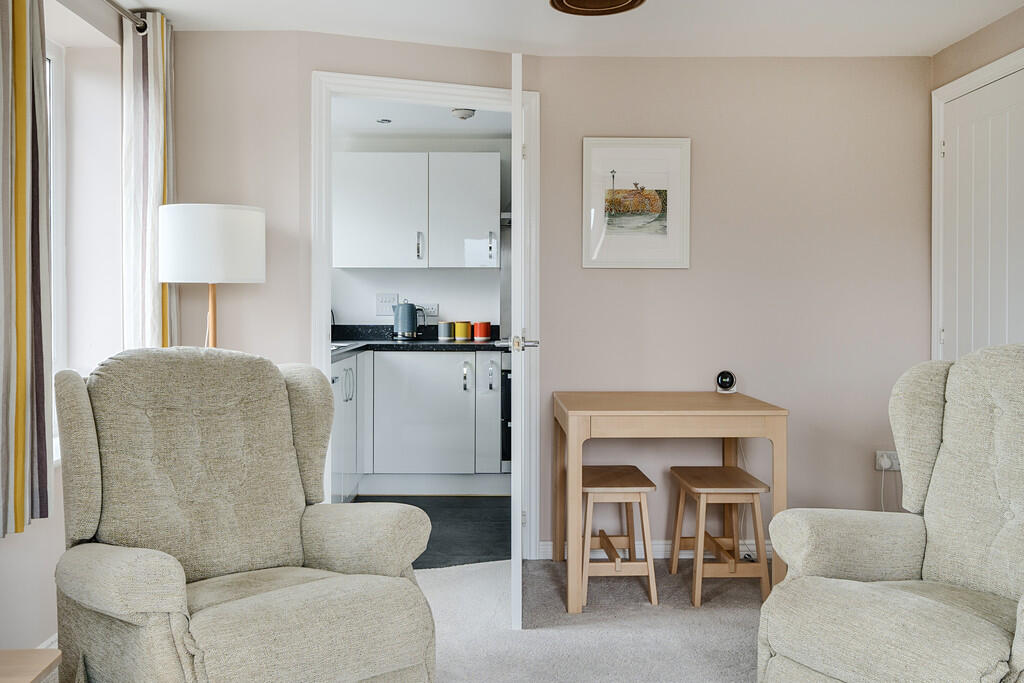 1304359-9-683f3b9...