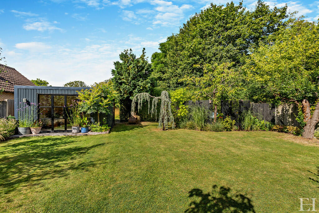 8614767-exteriorW...