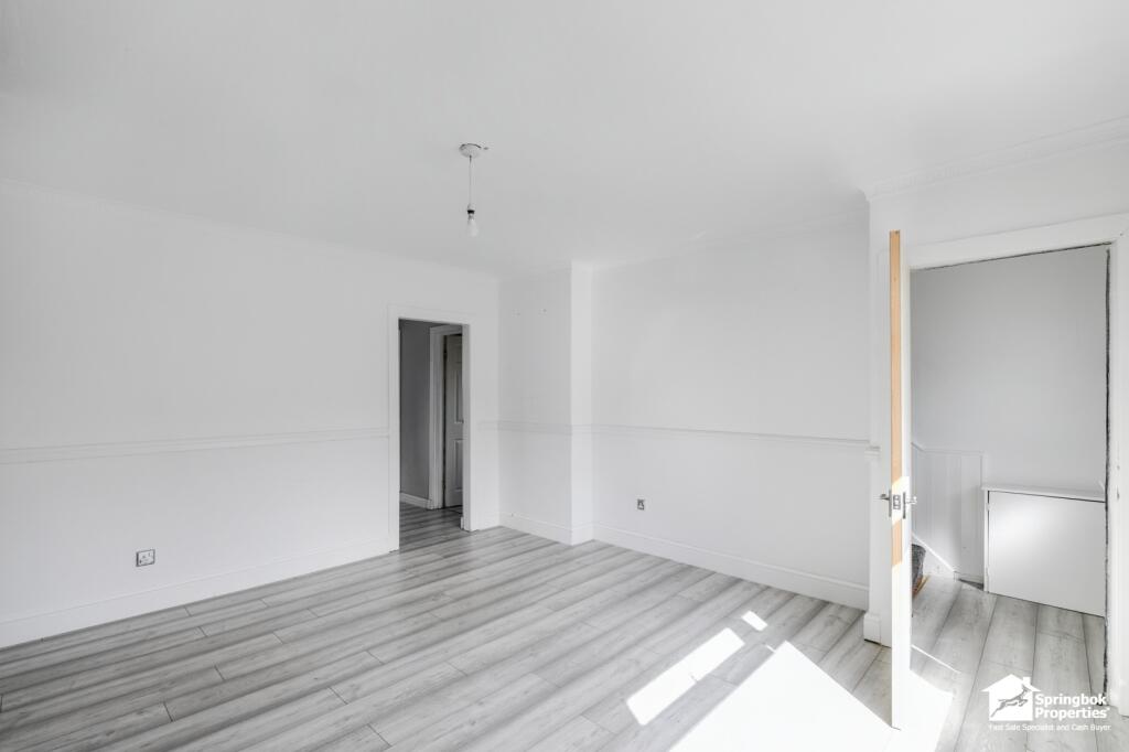 IMAGE 4