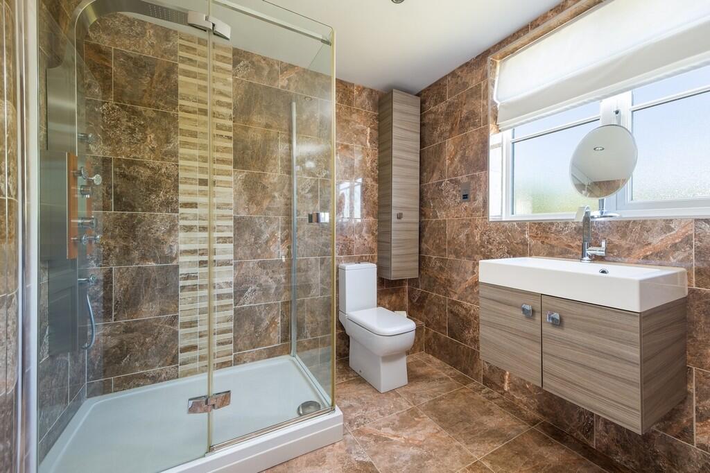 1440px-Brambles-3...